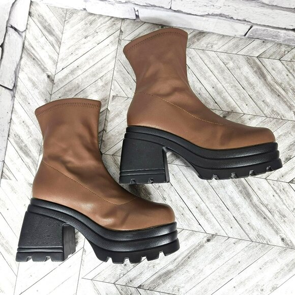 Chunky Platform Brown Faux Leather Boots Lug Sole Womens 9 Bratz Style 4" heel - Picture 1 of 16